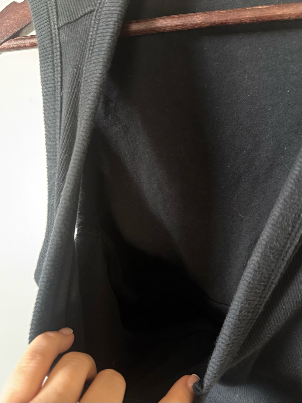 Abercrombie & Fitch Black Ribbed V-Neck Tank - Picture 4 of 5